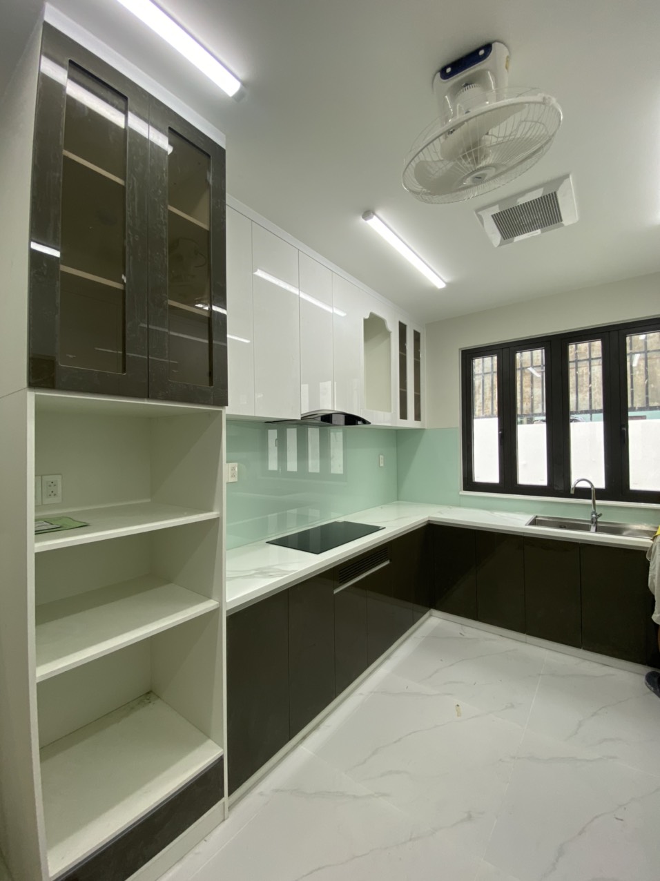 Hình ảnh thi công tủ bếp view 1 