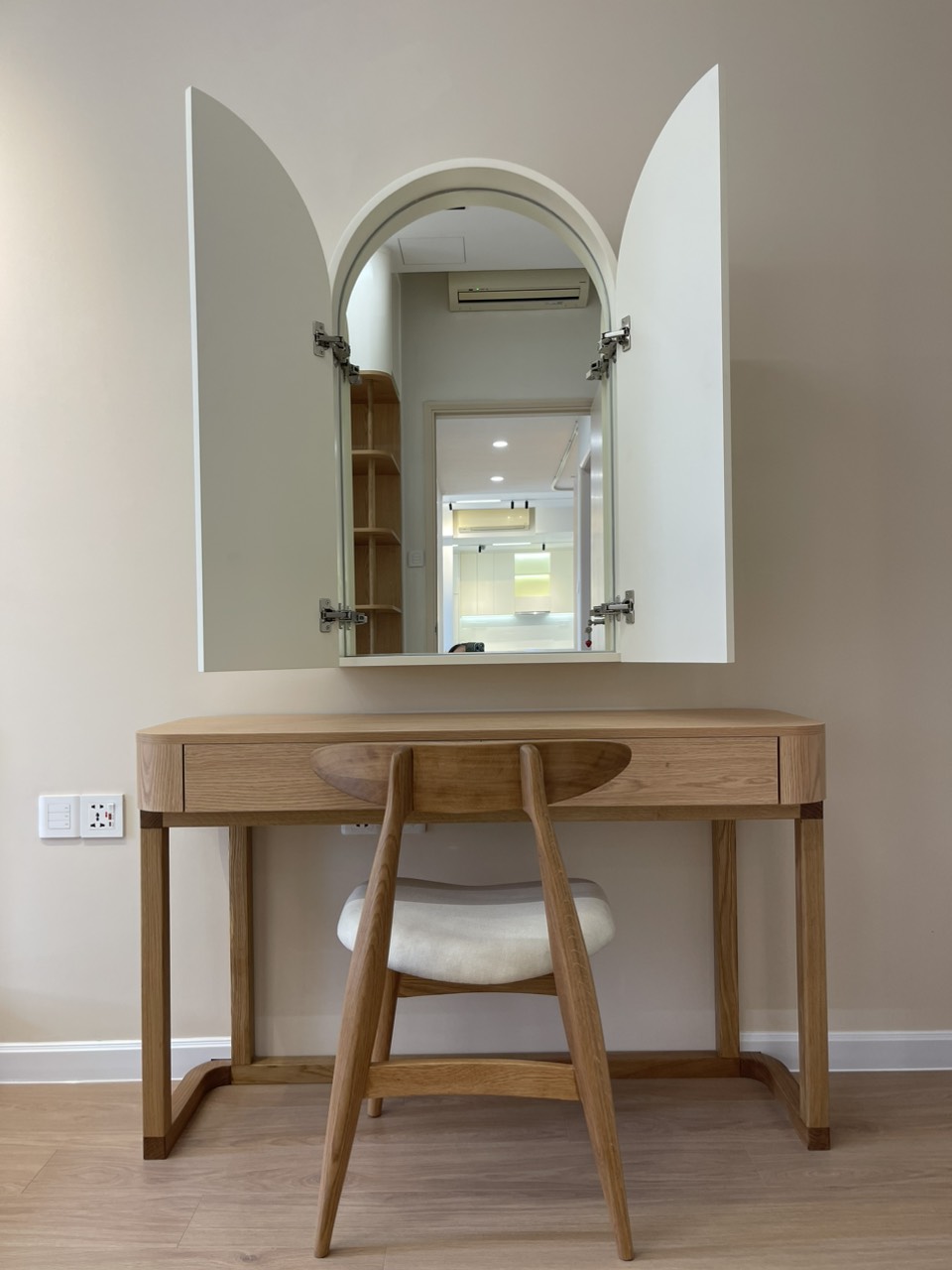 Nội thất bàn trang điểm