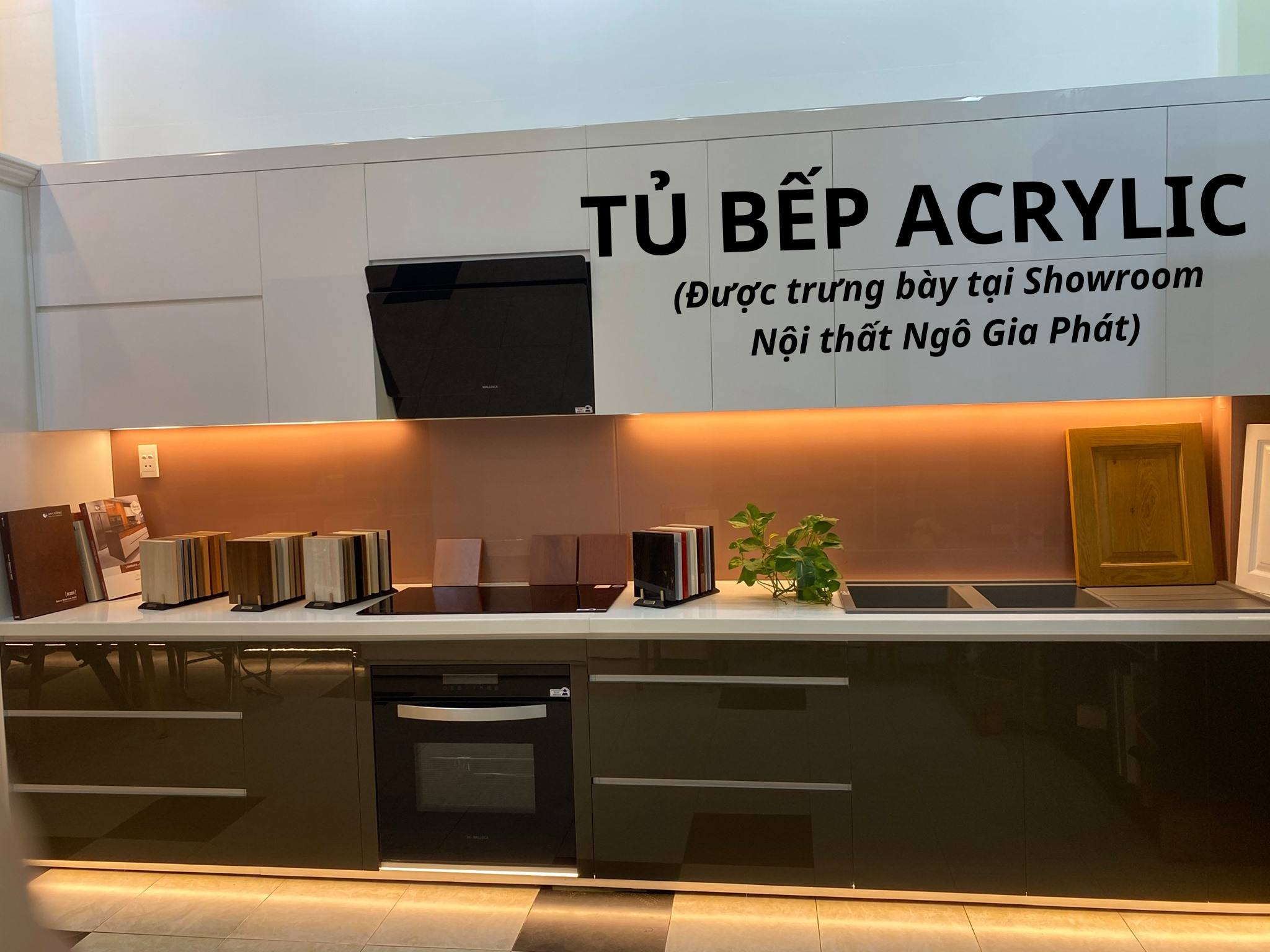 Tủ bếp acrylic trưng bày tại Showroom