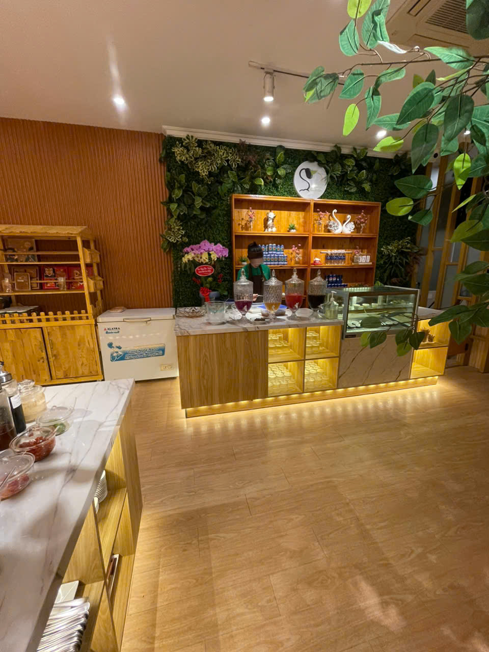 Nội thất quầy buffet tại nhà hàng chay vừa đẹp & cực kỳ ấm cúng