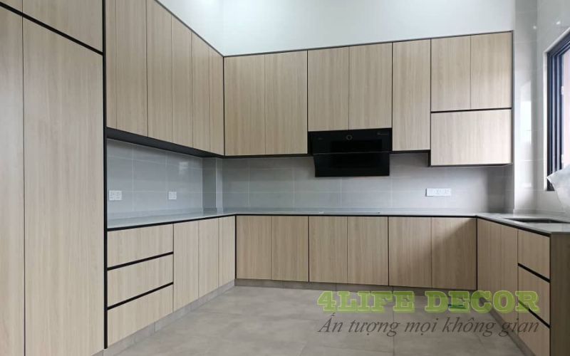Công trình 2: Tủ bếp gỗ MDF phủ Veneer
