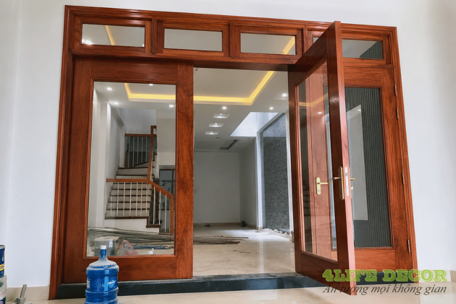 cửa gỗ 3 cánh