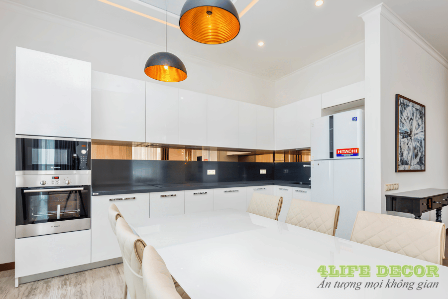 tủ bếp acrylic tráng gương